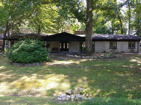 38712 Byriver St, Clinton Township, MI 48036
