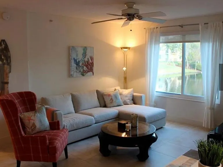 808 Villa Cir — Photo 3