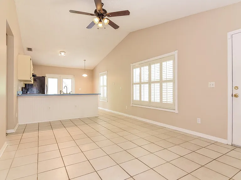 23033 Clearwater Pl — Photo 3