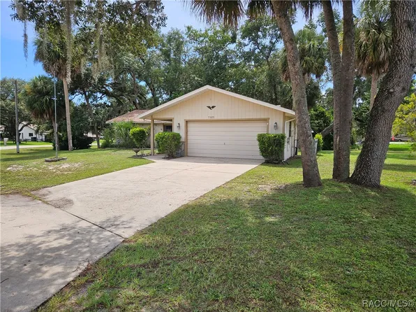7525 W Fairview Ct, Crystal River, FL 34429