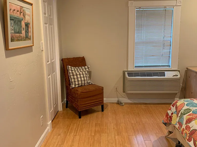 543 Forest Ave #C — Photo 3
