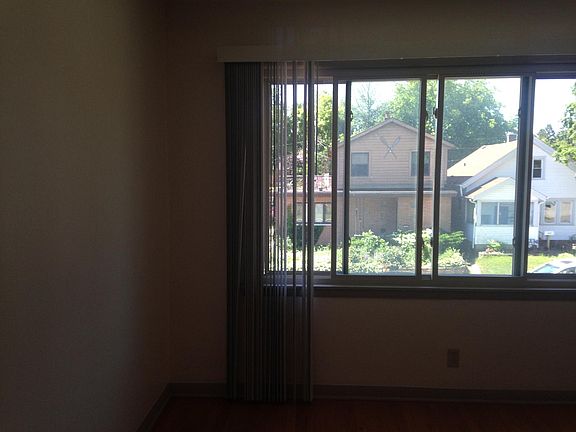 3rd image of 234 Montana Ave APT 4