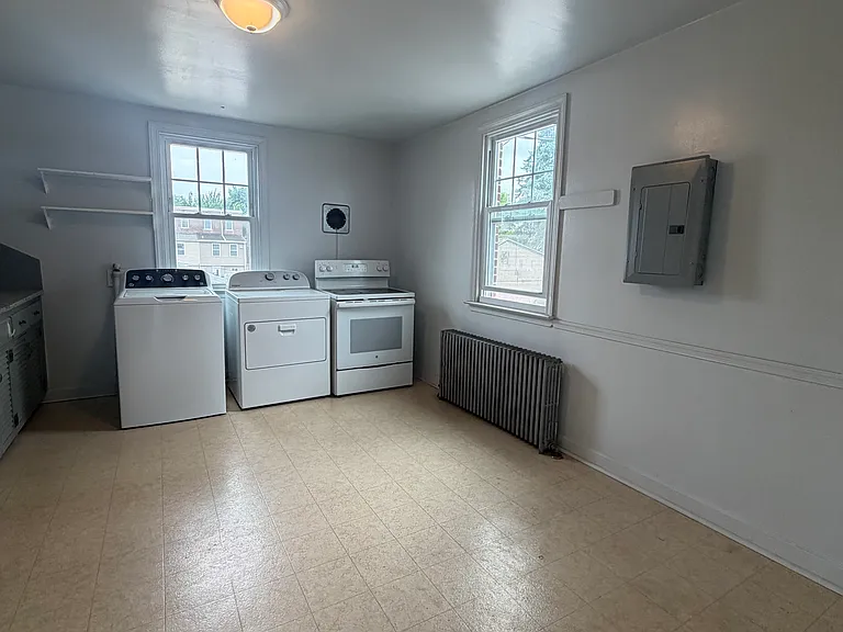 132 W 7th Ave #C — Photo 5