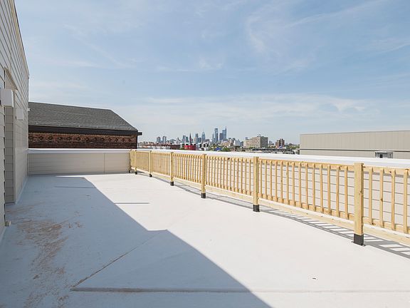 3rd image of 1633 N 2nd St Penthouse 605