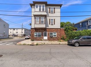 90 Hargraves St, Fall River, MA 02723