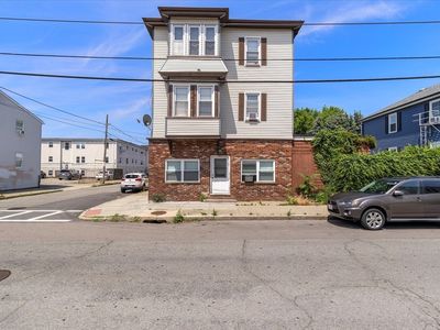 90 Hargraves St, Fall River, MA, 02723