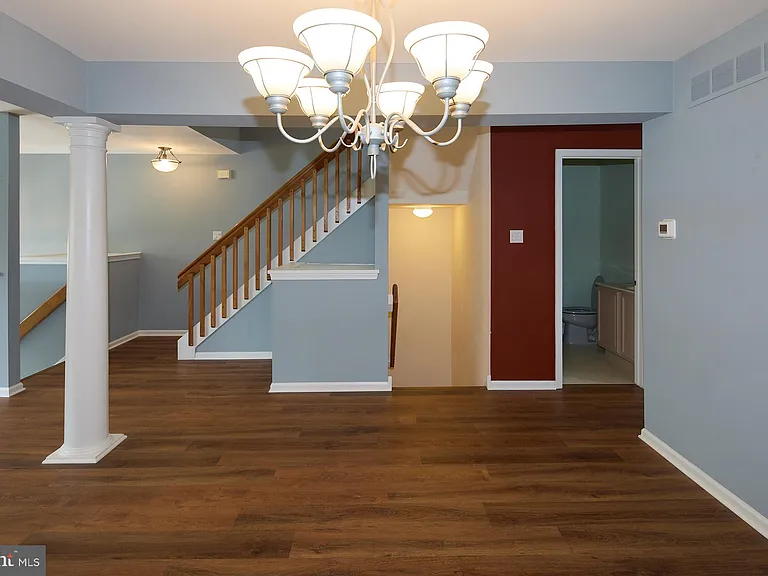 3604 Carriage Ct N — Photo 3