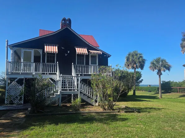 853 Middle St, Sullivans Island, SC 29482