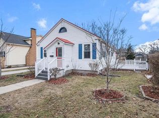 814 N Rath Ave, Ludington, MI 49431