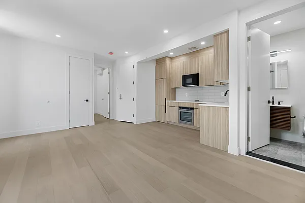 Rented by REAL New York | media 20