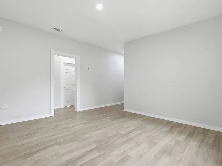 727 Wood St — Photo 13