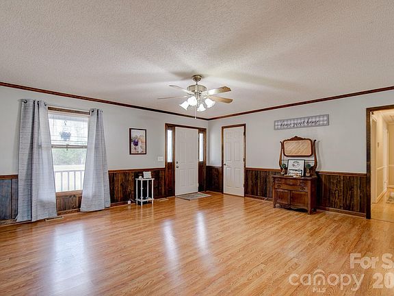5th image of 4226 Red Maple Rd