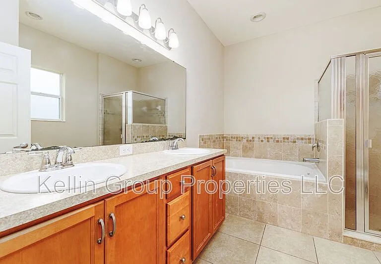 2611 Highlands Creek Way — Photo 22
