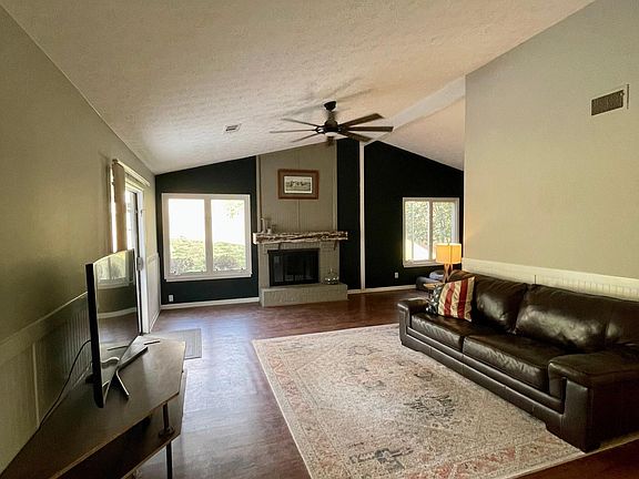 3rd image of 501 Hearthstone Ln SE