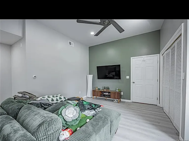 44-52 Webster St #2 — Photo 2