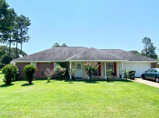104 Travis Dr, Crystal Springs, MS 39059