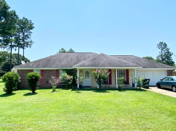 104 Travis Dr, Crystal Springs, MS 39059