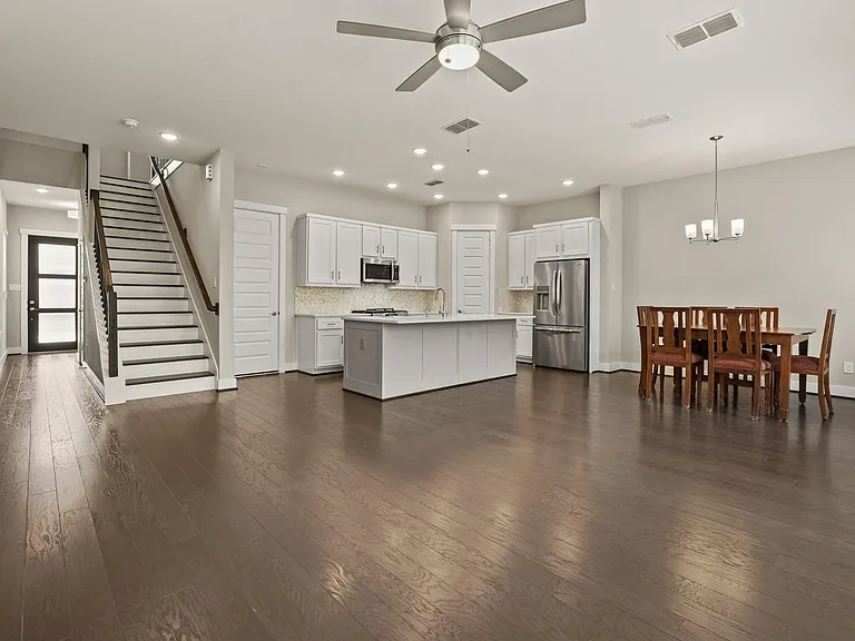 10972 Hewitt Cliff Ln — Photo 2