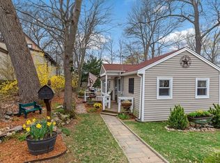 92 Seaver Rd, Weymouth, MA 02189