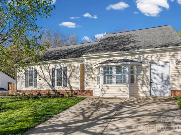 2339 Olde Whitehall Rd, Charlotte, NC 28273