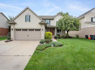 17232 Brookview Dr, Livonia, MI 48152