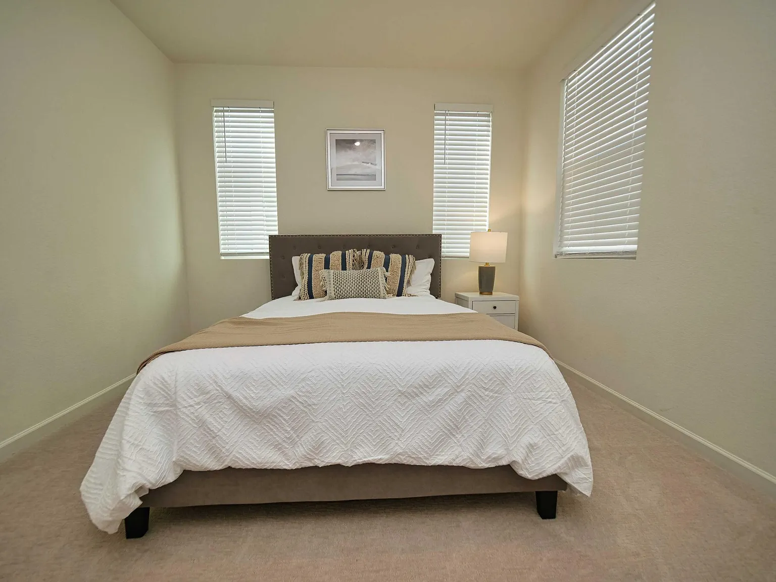 4 bed, 2145 sqft, $6,000 — Photo 4