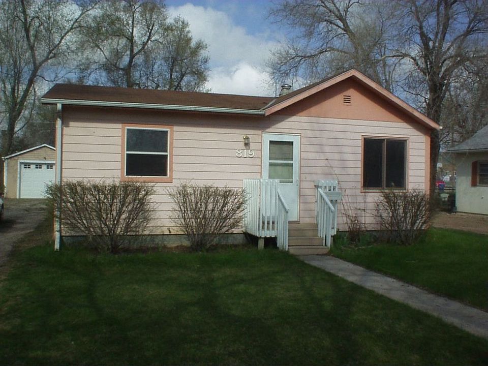 For Sale: 819 Holcomb Ave, Rapid City, South Dakota 57701