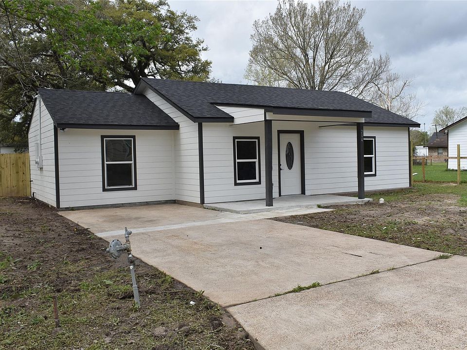 1st image of 204 Texas