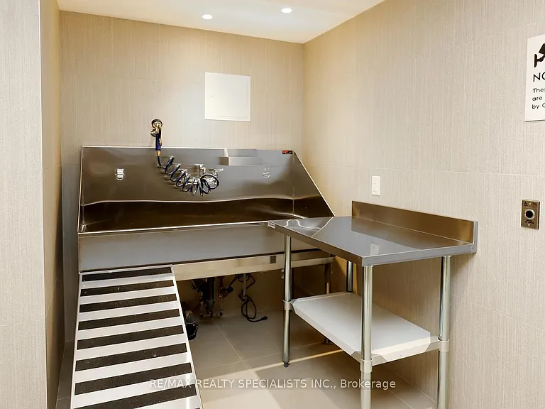 25 Cordova Ave #511 — Photo 42
