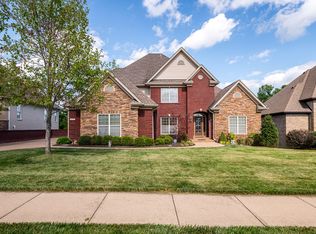 18717 Brookshade Ln, Louisville, KY 40245