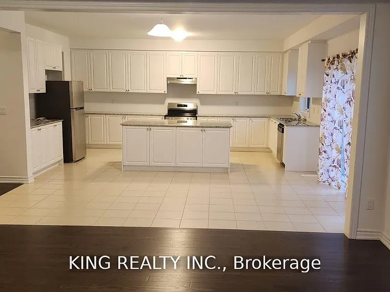 373 Russell St — Photo 4