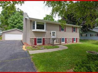 319 Pleasant St, Lake Mills, WI 53551