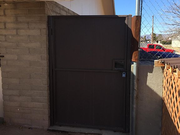 3rd image of 3472 E Glen Dr