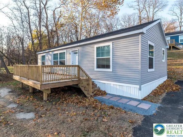 465 Royal Manor Rd #8, Easton, PA 18042