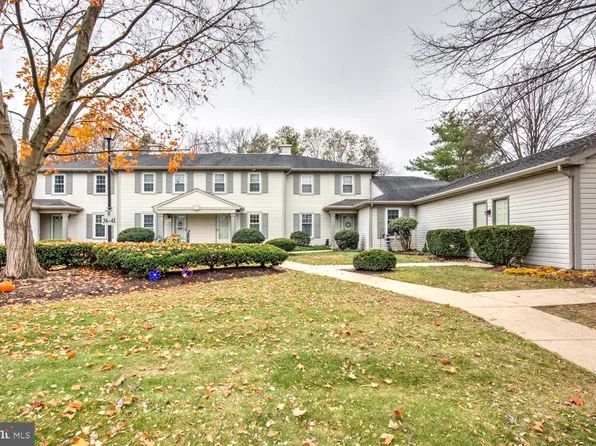 41 Ashlea Vlg, New Holland, PA 17557