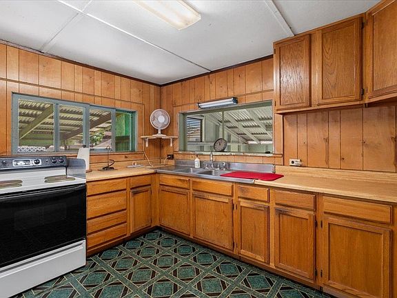 4th image of 275 Kenolio Rd