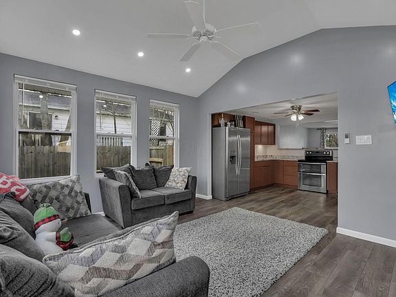 4th image of 3407 Western Hill Rd