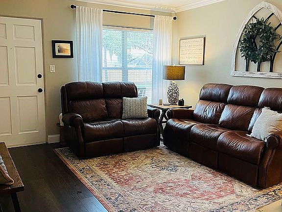 2nd image of 32 Regal Pl
