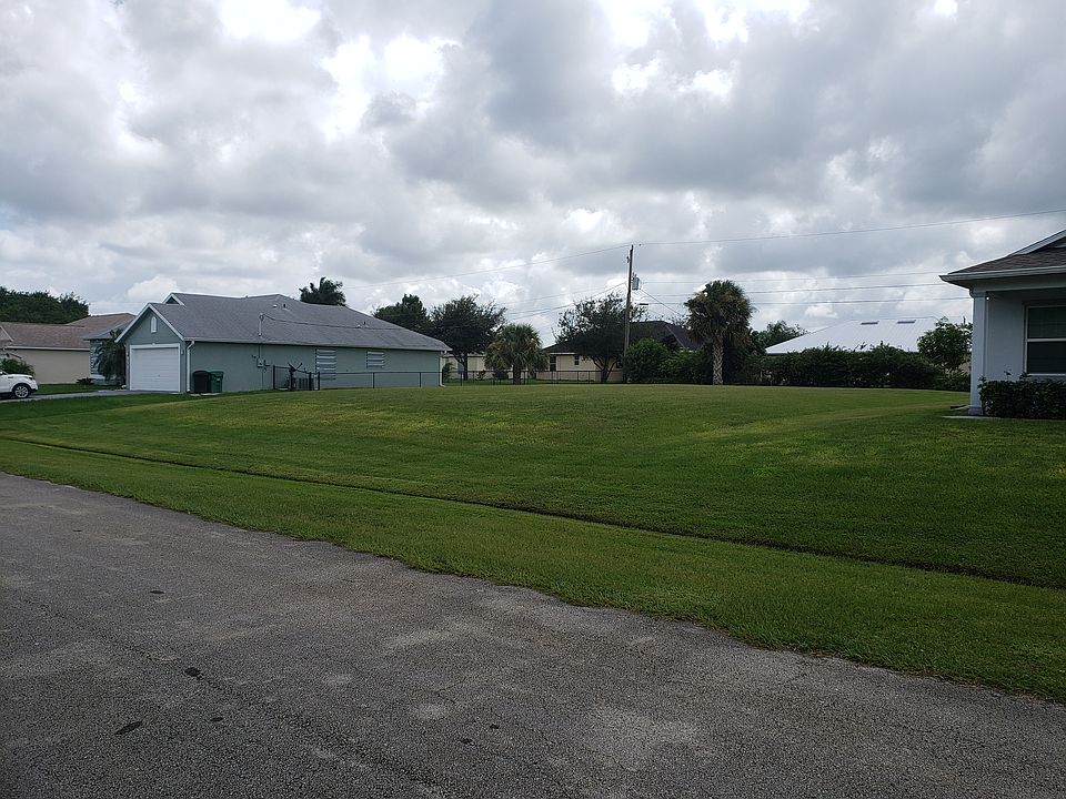1st image of 622 SW McCoy Ave