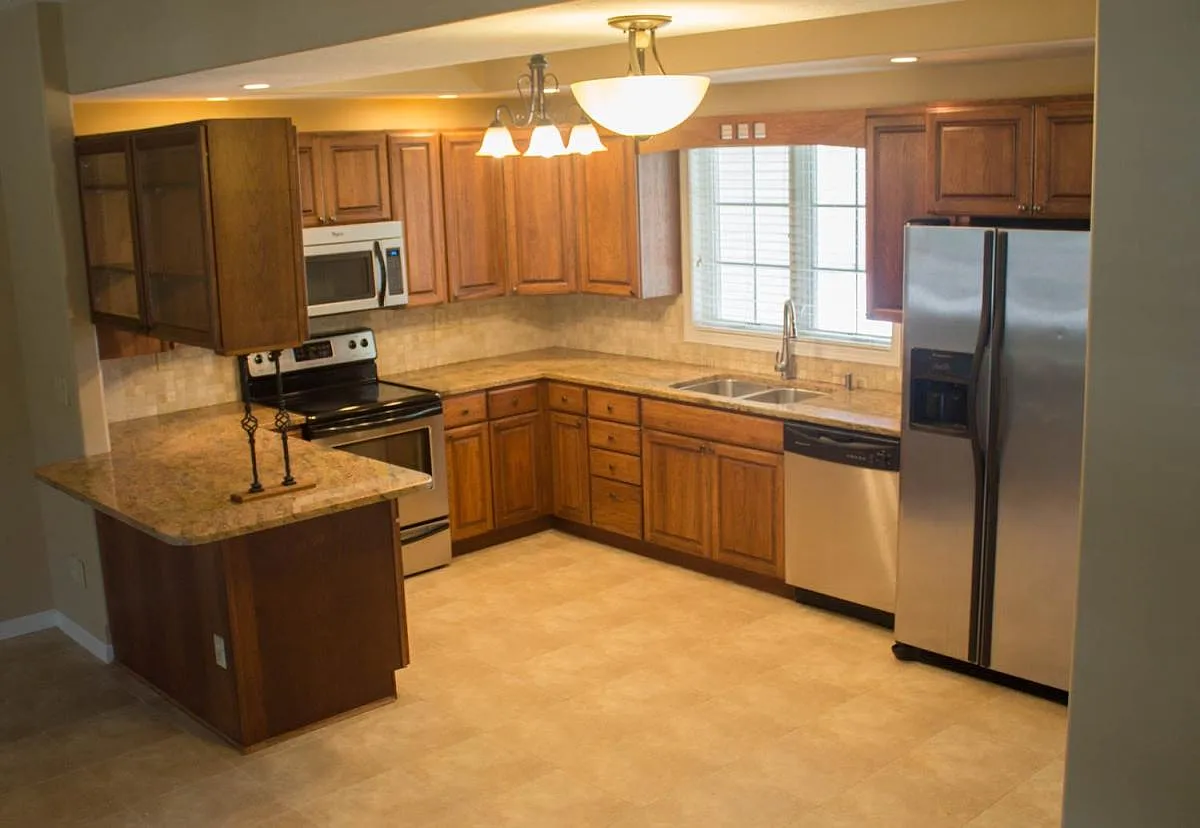 2 bed, 2.5 bath, 1260 sqft, $1,900 — Photo 3