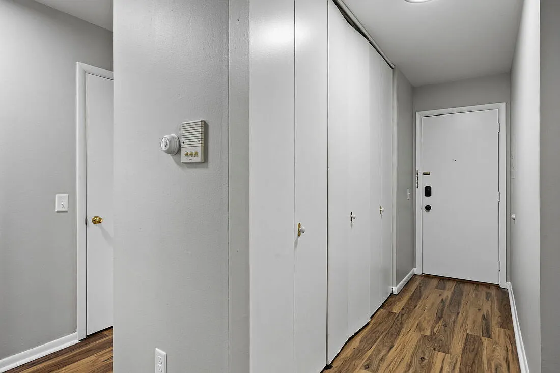 2 bed, 900 sqft, $1,350 — Photo 3