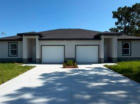 657-659 Chattman St E, Lehigh Acres, FL