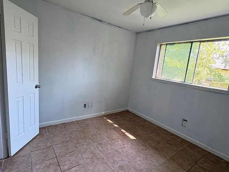 4907 Redfish Reef Dr — Photo 11