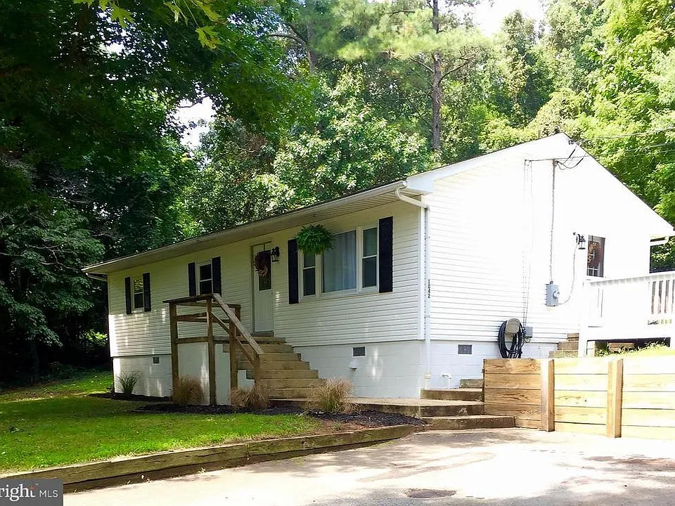 1042 Floral Ct