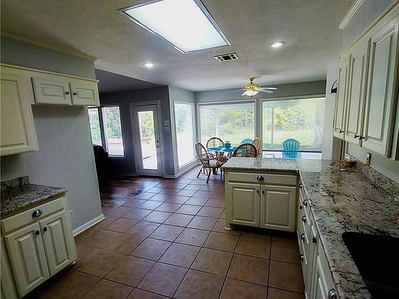 5th image of 4449 Sweet Gum Ln