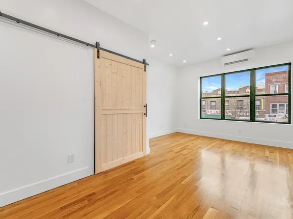 33-15 30th Avenue image 2 of 8