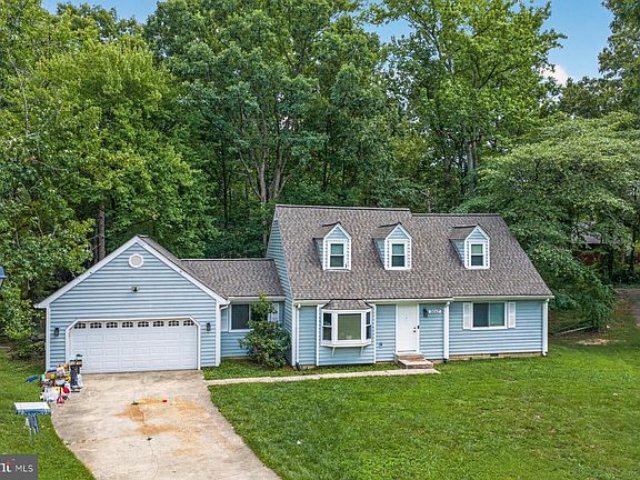 2nd image of 3047 Berkshire Ct