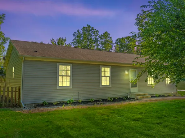 205 W Wabash St, Hudson, IN 46747