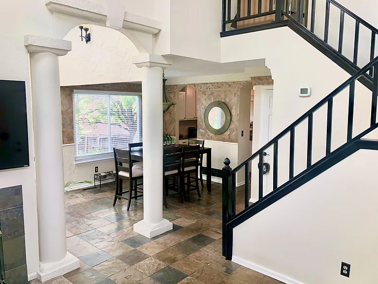 1258 N Deckers Pl — Photo 5