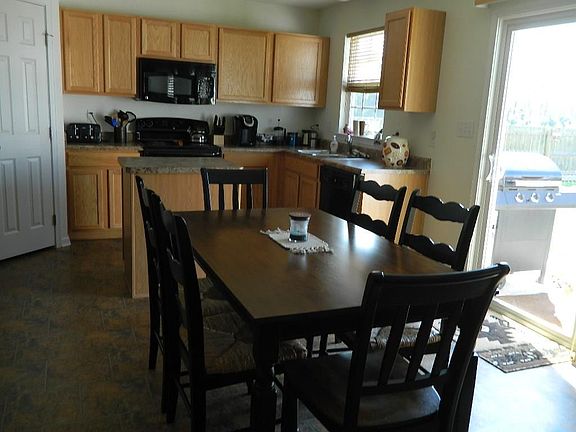 4th image of 1802 Village Ln